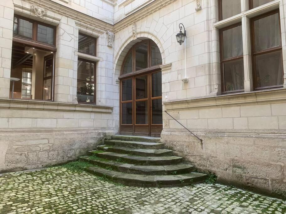 Hotel Robin Quantin In The Heart Of Old Tours Exteriér fotografie